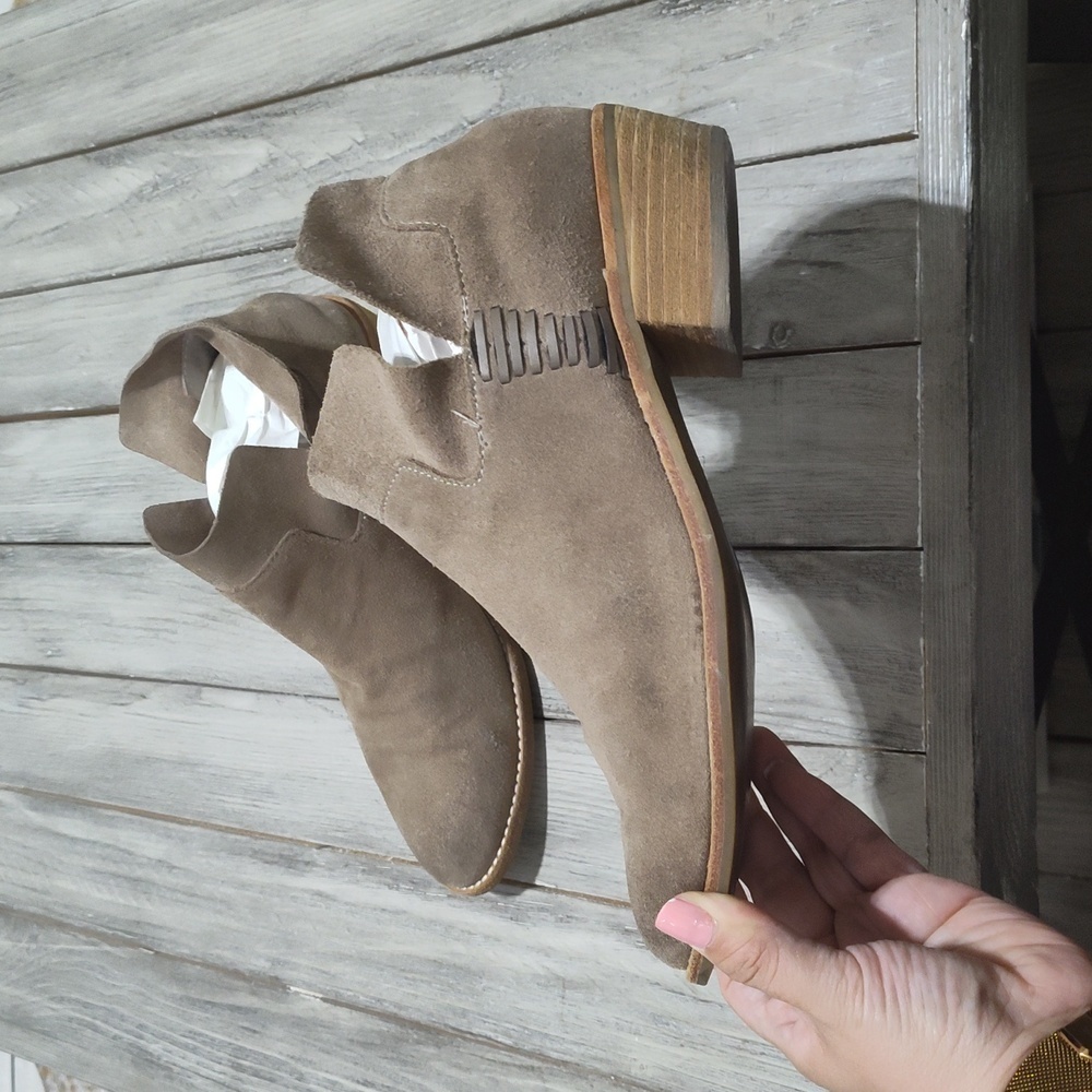 Dolce Vita Ankle Western Boots Size 8 in Taupe